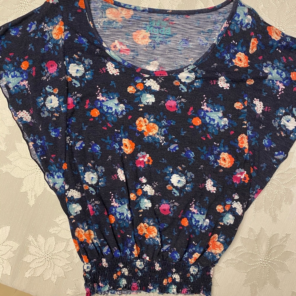 Mudd floral size medium top